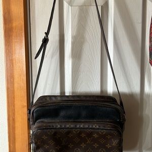Louis Vuitton custom painted Amazon, MM